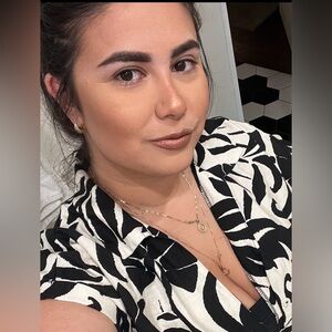 Meet your Posher, Janeth